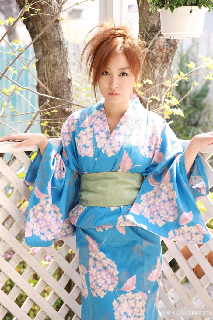 女大学生沙龙室